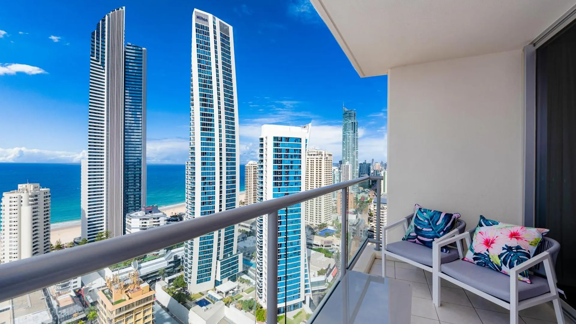 Spectacular Ocean View 3 Pools Gym Spa And Sauna 골드코스트