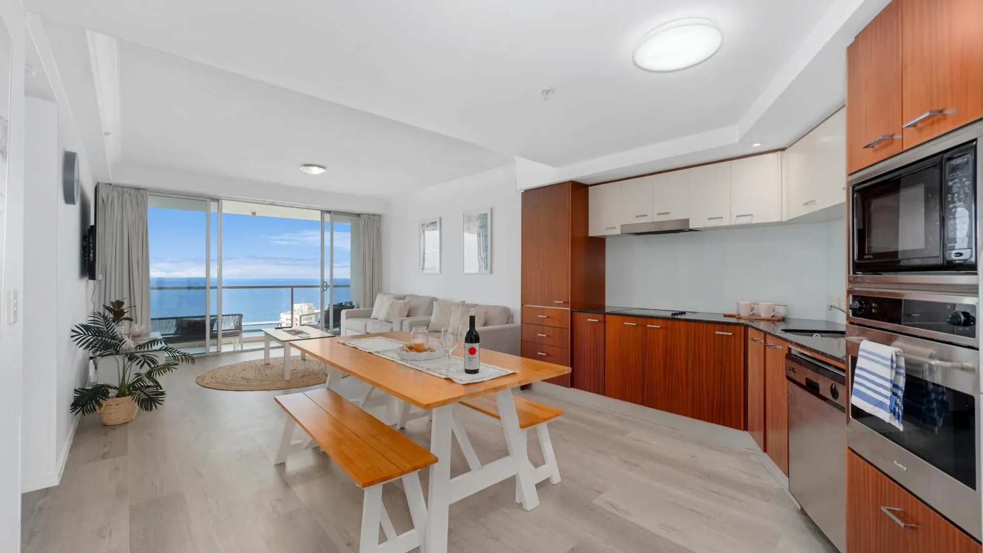 아파트 Spectacular Ocean View 3 Pools Gym Spa And Sauna 골드코스트